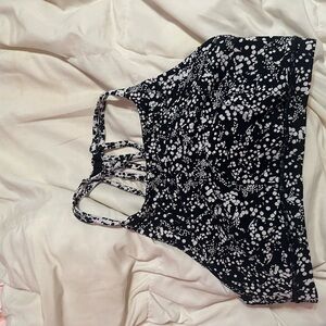 Lululemon size 6 sports bra